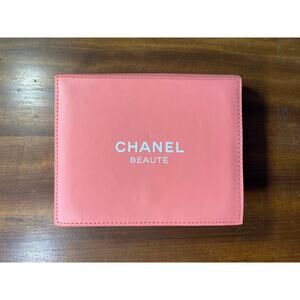 Chanel Beaute Makeup Takeaways The Nature Getaway Limited Edition Pouch